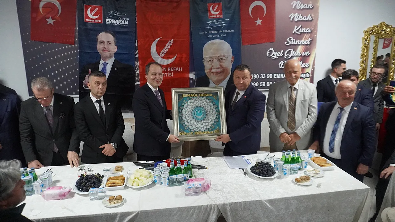 Yeniden Refah Partisi Lideri Erbakan'dan Afyon'da Mesaj İkinci 40 Yılın Milli Görüşçüleri Olarak Bu Mirasa Layık Olacağız