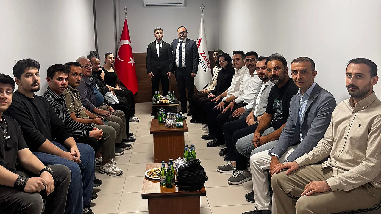 Zafer Partili Dere: Siyasi Görüşü Ne Olursa Olsun Kapımız Herkese Açık