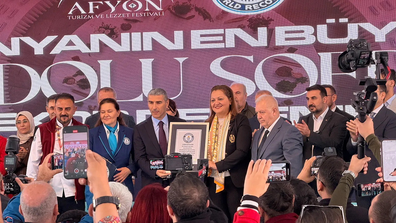 Afyonkarahisar Guinness Rekorlar Kitabı'na Girdi!
