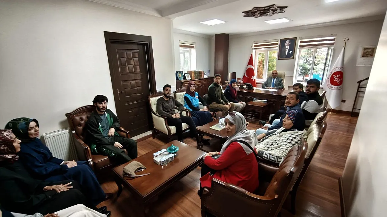 Filistinli öğrenciler Müftülükte!