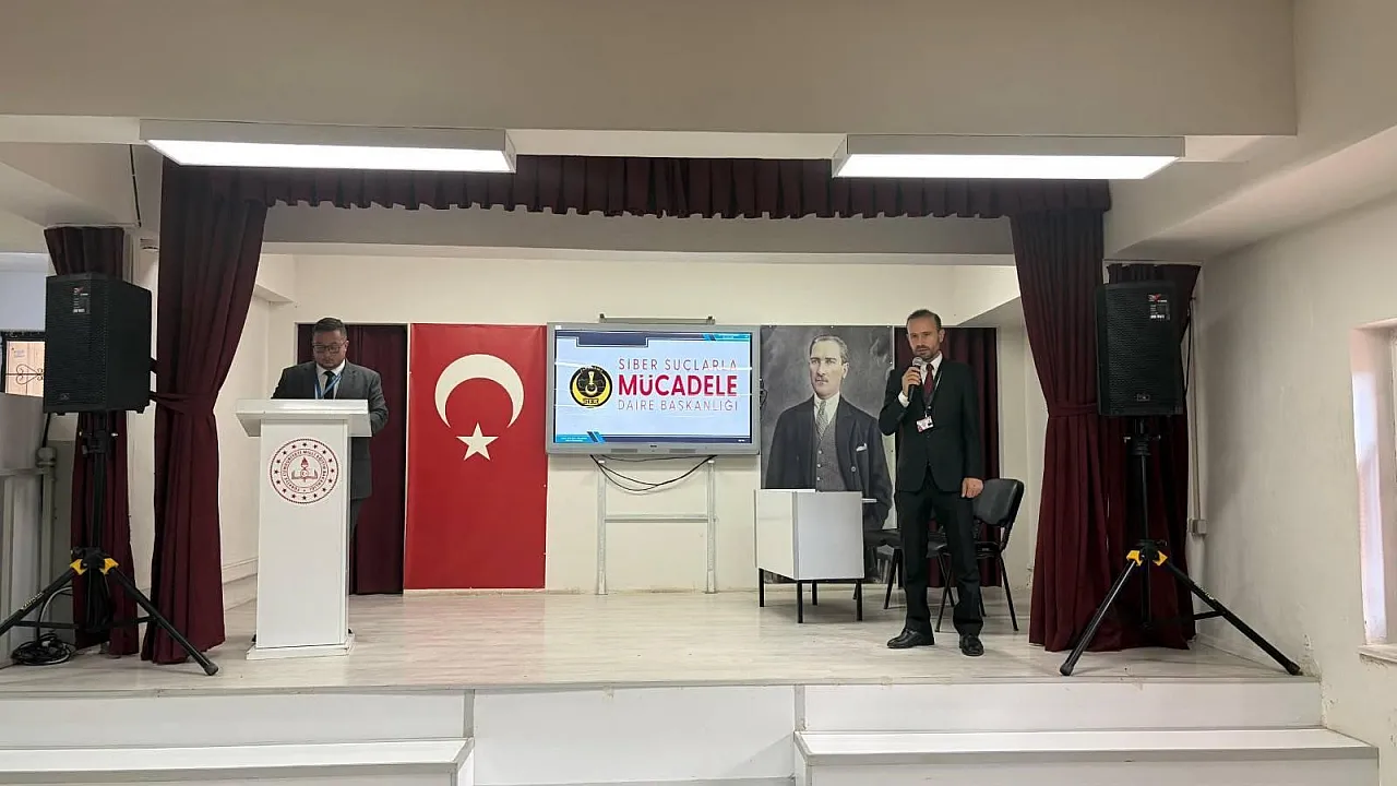Jandarmadan Öğrenci Ve Öğretmenlere Siber Güvenlik Eğitimi