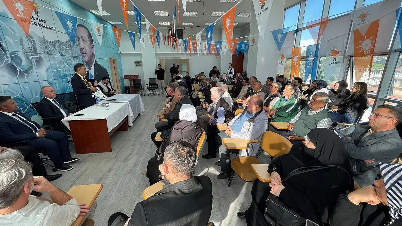 Milletvekili Arslan'dan Gediz'de Duygusal Buluşma: Sıra Arkadaşı Başhekim Çıktı!