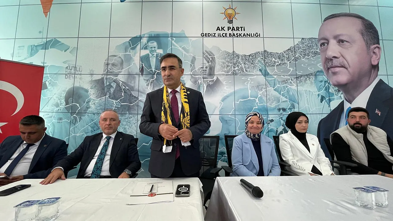 Milletvekili Arslan'dan Gediz'de Duygusal Buluşma: Sıra Arkadaşı Başhekim Çıktı!