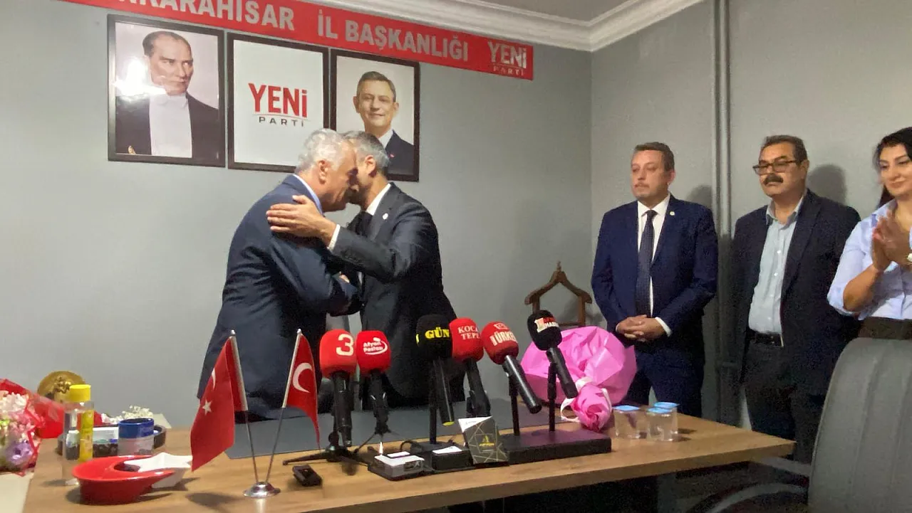 Afyon Siyasetinde Dikkat Çeken Devir Teslim!