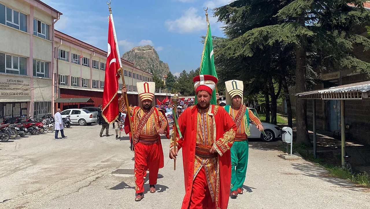 Afyonkarahisar'da Marifetli Gençler Mehteranla Yürüdü