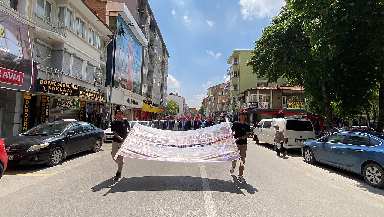 Afyonkarahisar'da Marifetli Gençler Mehteranla Yürüdü