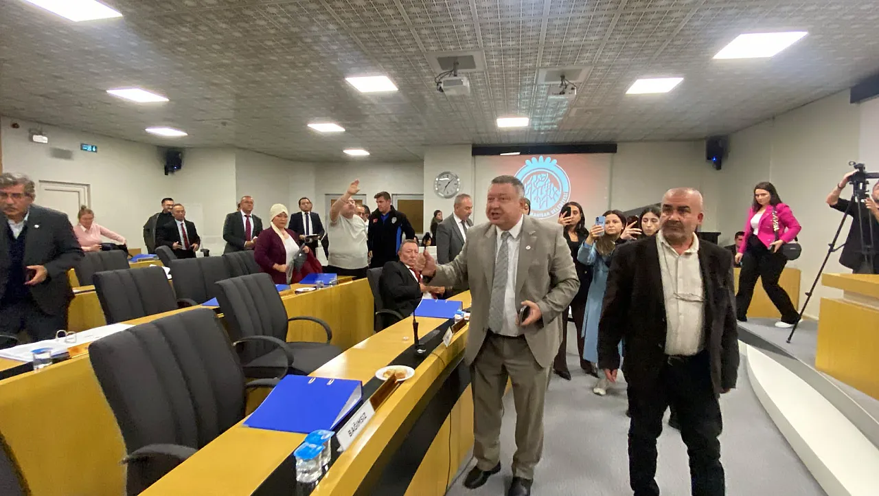 Afyonkarahisar Belediye Meclisi'nde Ortalık Karıştı!