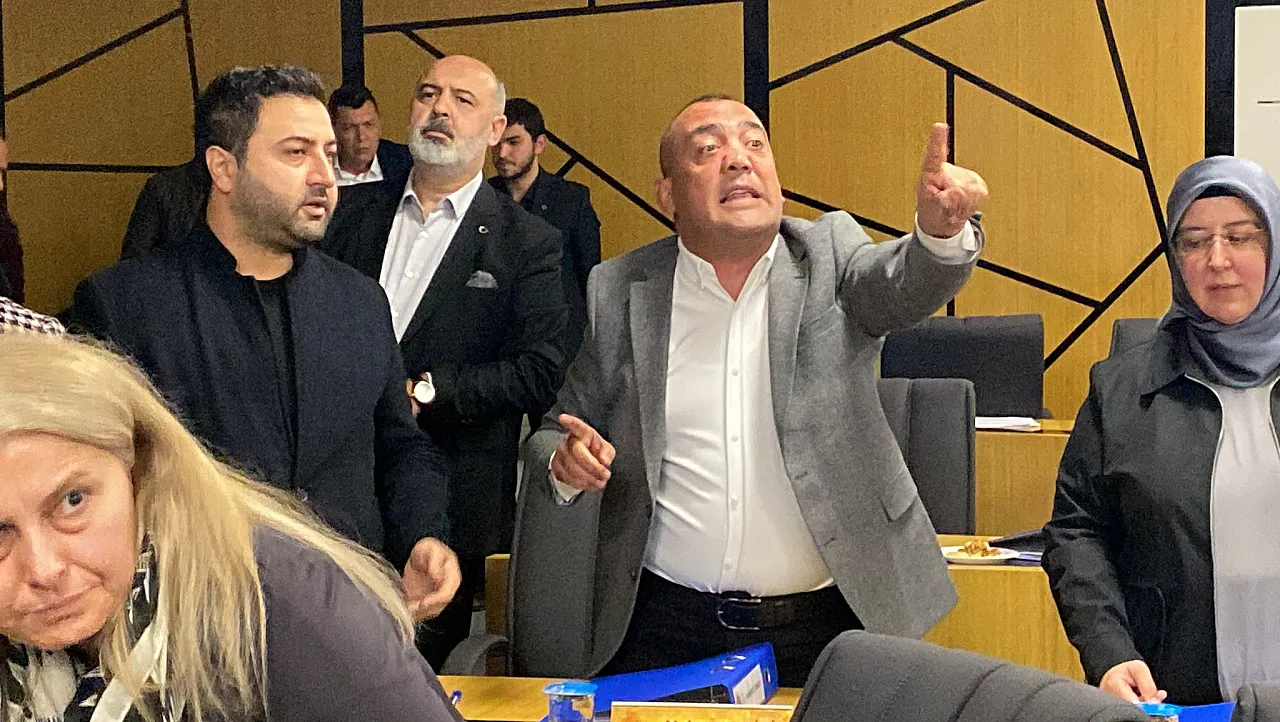 Afyonkarahisar Belediye Meclisi'nde Ortalık Karıştı!