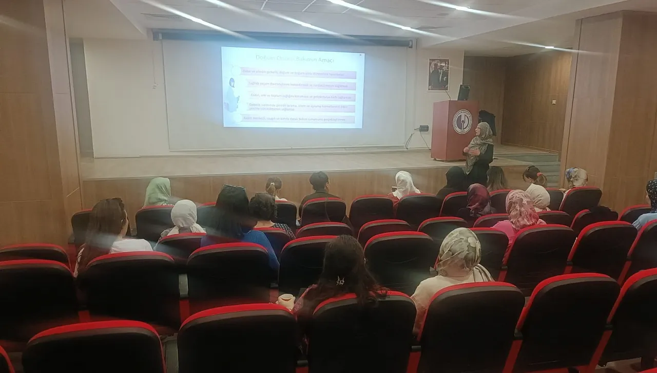 Afyonkarahisar'de Her Gebeye Bir Ebe Projesi Sürdürülüyor