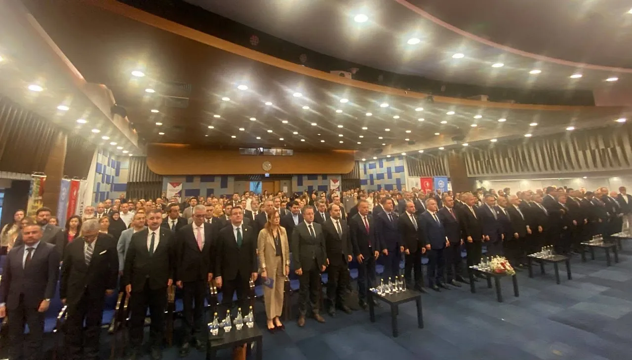 Afyon'dan İzmir'e Uzanan Hikaye: Kadın Çiftçinin Emeği Ödülle Taçlandı