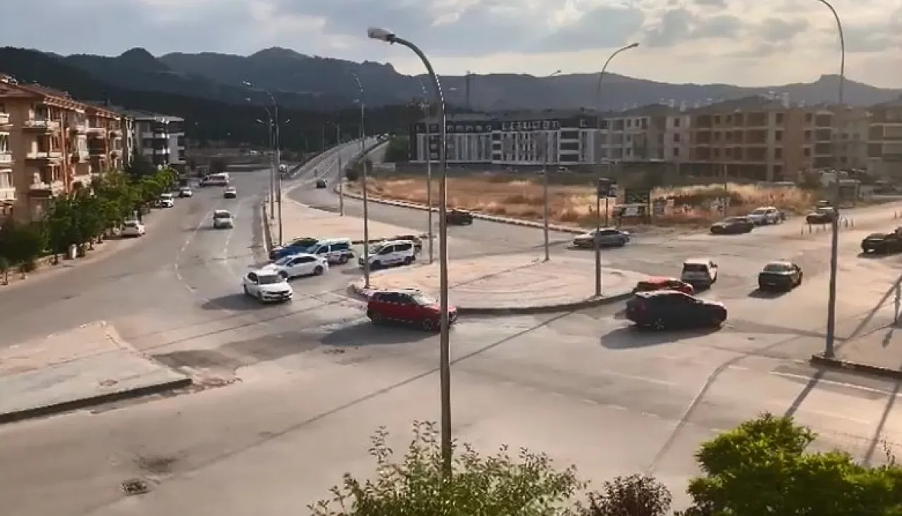 Bu Kavşak Çözüm Bekliyor