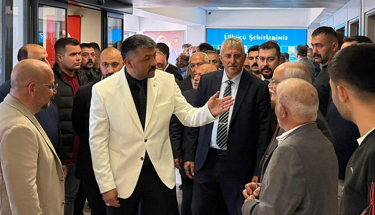 Afyon Ülkü Ocağı'nda Görkemli Bayramlaştı