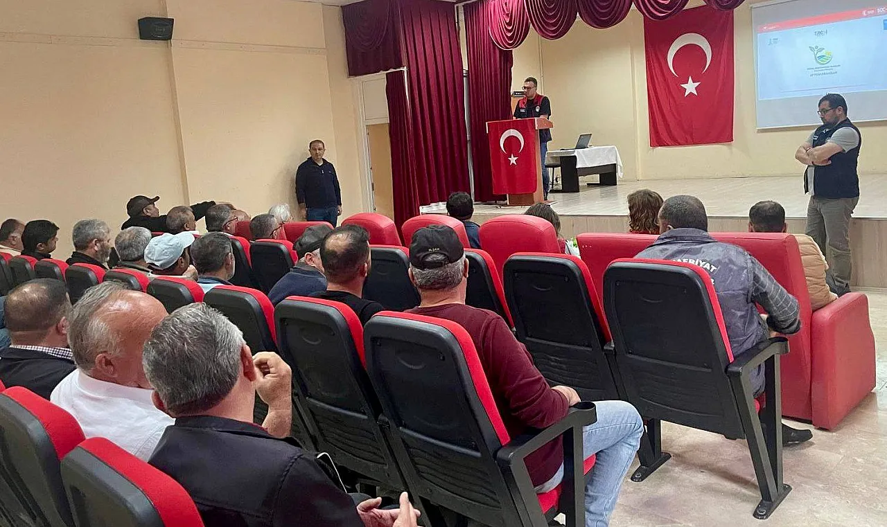Afyon'un 4 İlçesinde Çiftçiler Bilgilendirildi