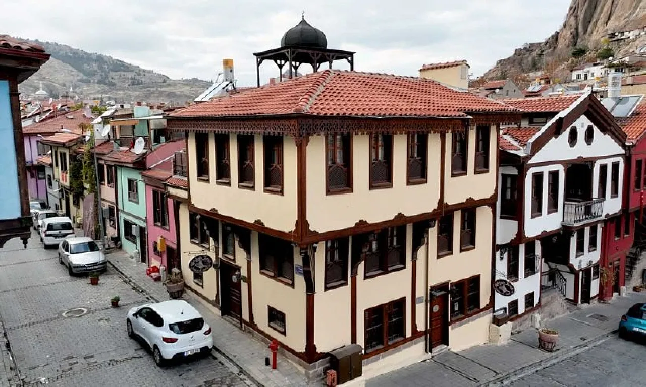Afyon Ege mi İç Anadolu mu?