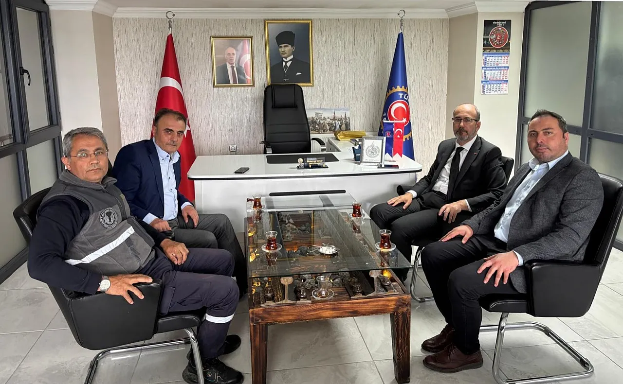 Müdür Öztürk'ten, Sendikacı Uslu'ya Ziyaret