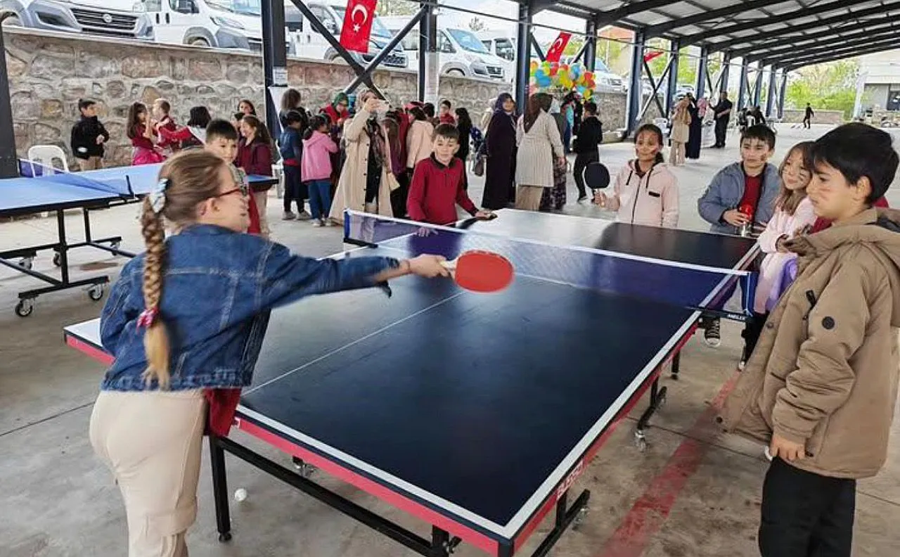 Hocalar'da Gençlik Haftası Festivalinde 700 Kişi Buluştu
