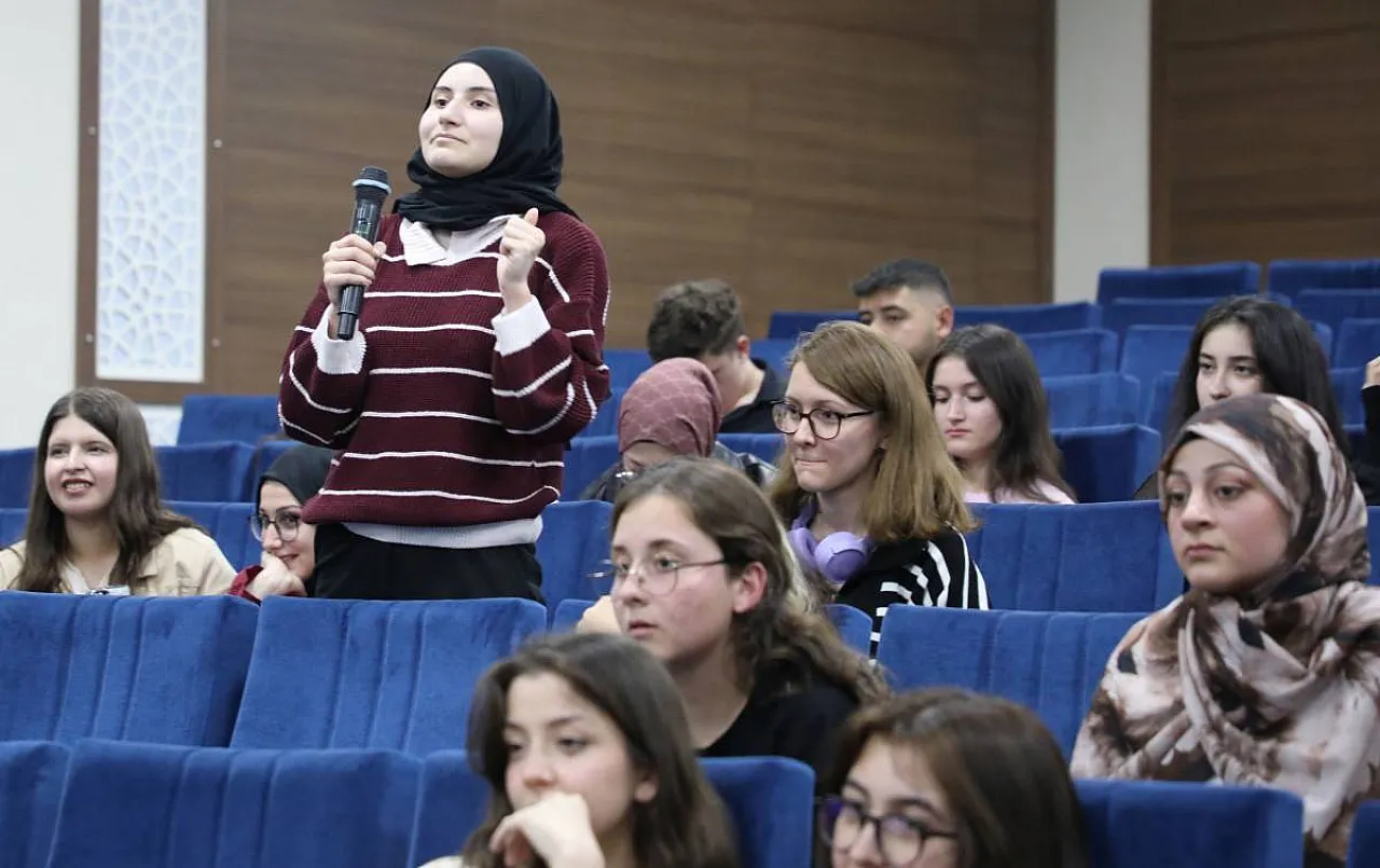AFSÜ Öğrencileri Taleplerini Rektör'e İletti!