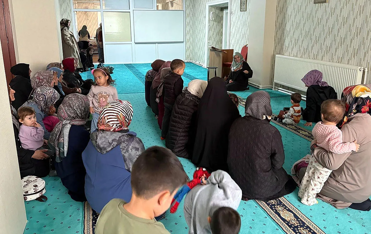 Dijital Tehlike Kapıda: Afyon'da Öğrencilere Özel Eğitim