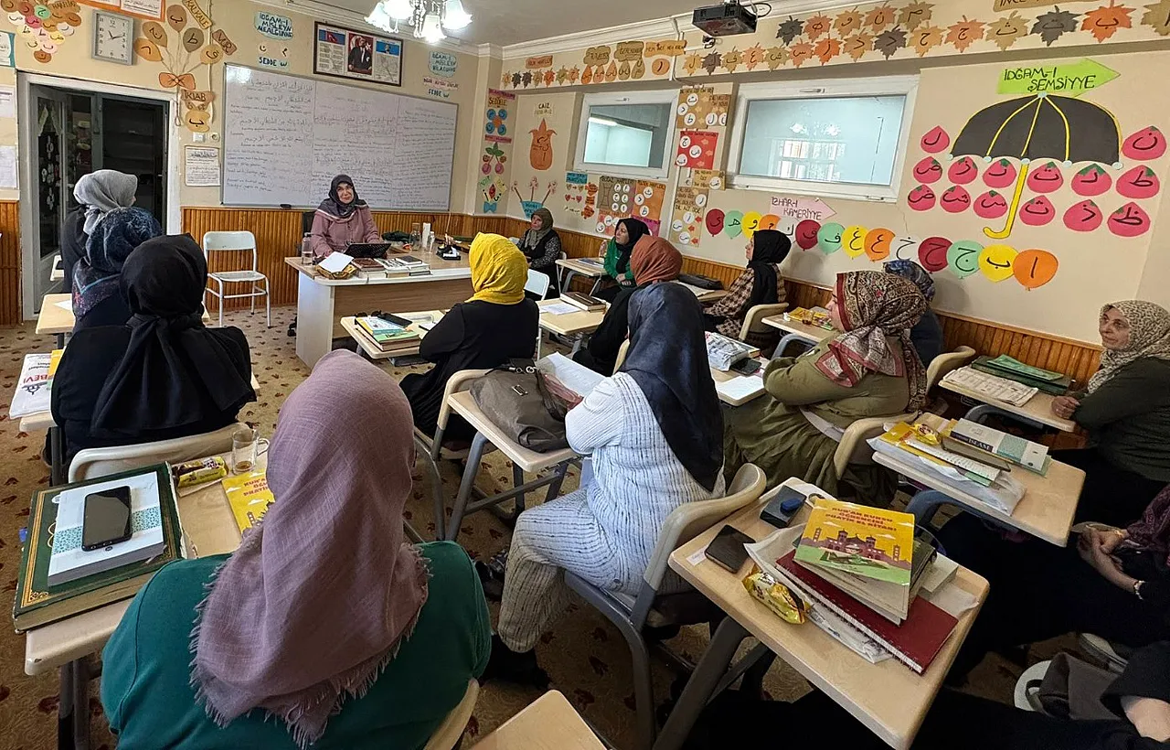 Afyon'da Gençler Uyarıldı: Bir Tıkla Hayatını Kontrol Etme!