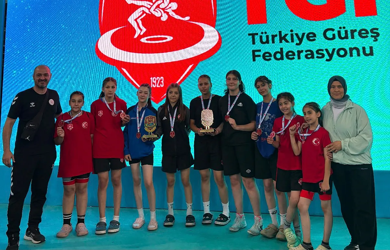 Madalyalar Yağmur Olup Yağdı
