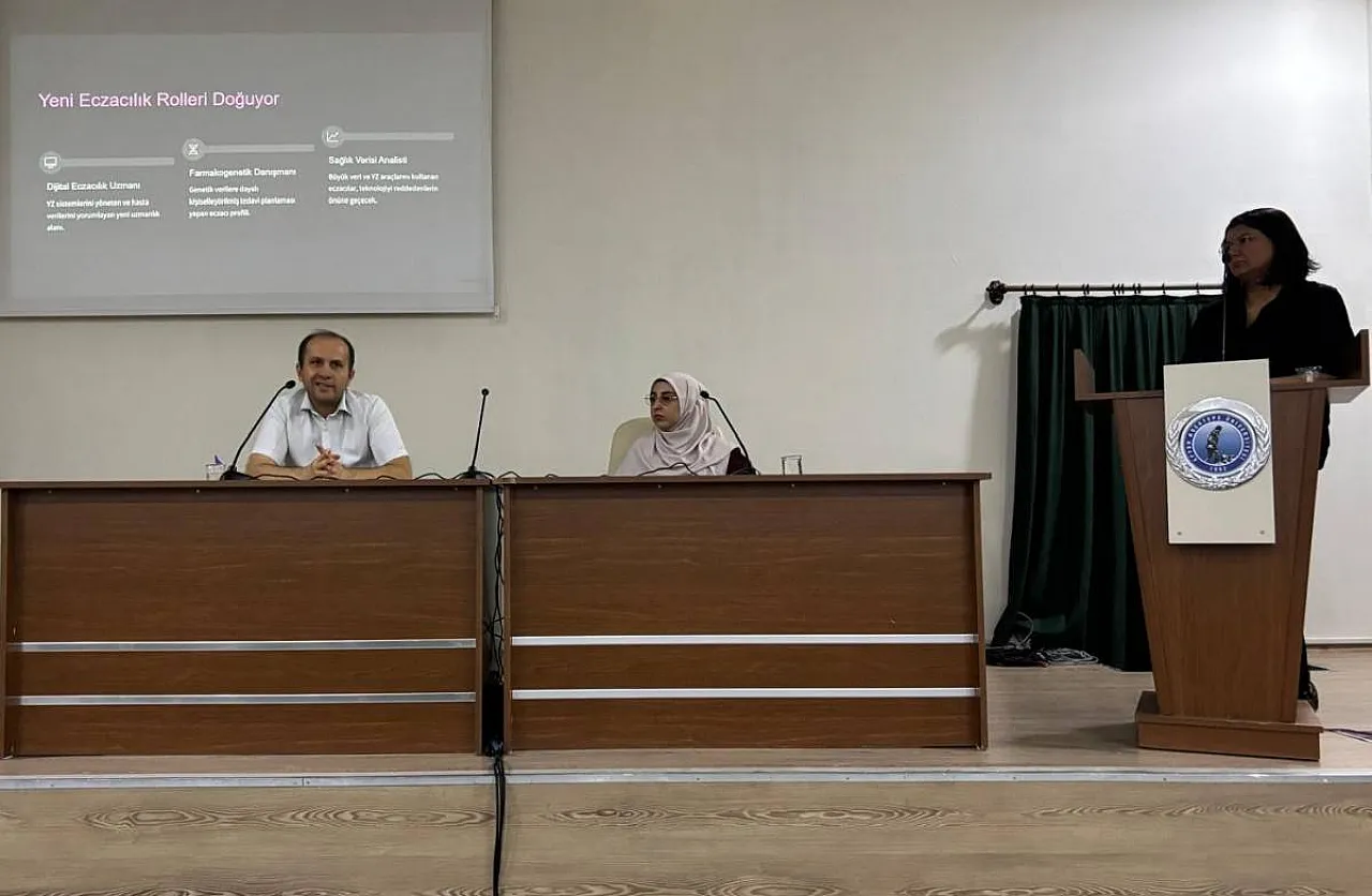 Eczacılıkta Yapay Zekâ Dönemi: Eczacıların Yerini Kim Alacak?
