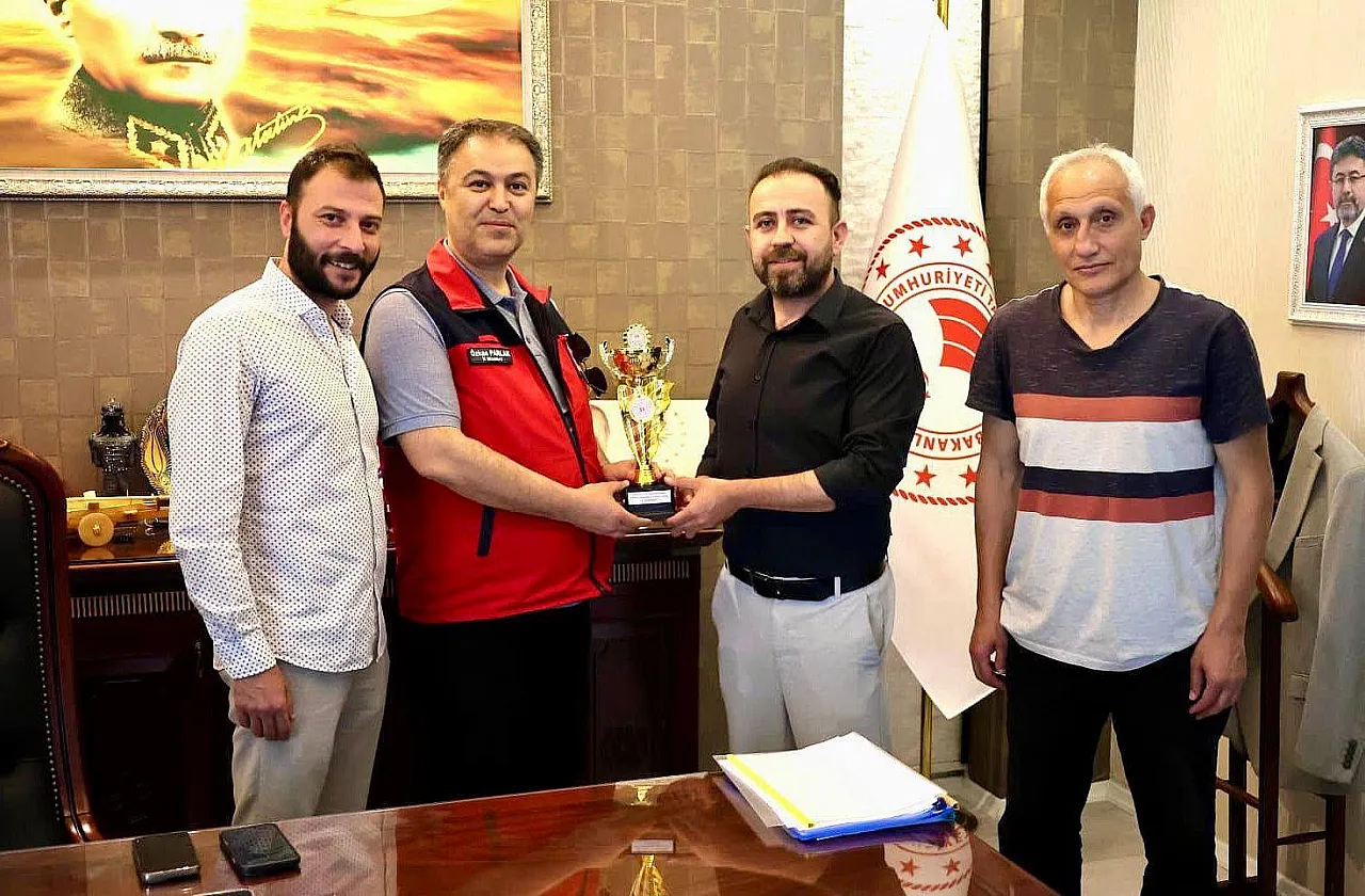 Tarım Ve Orman Müdürlüğü Takımı Teniste İl 3. Oldu