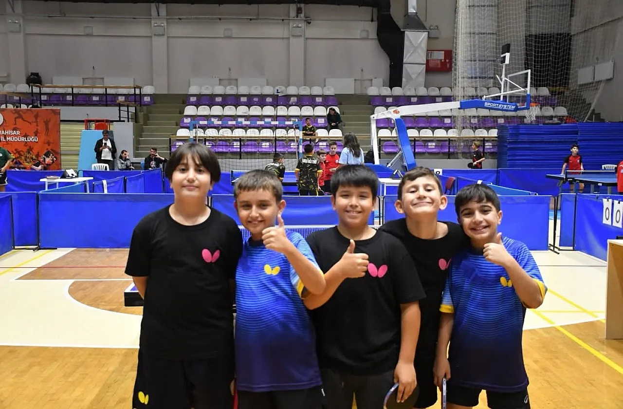 Afyon'da150 Sporcu Masa Tenisinde Mücadele Ediyor
