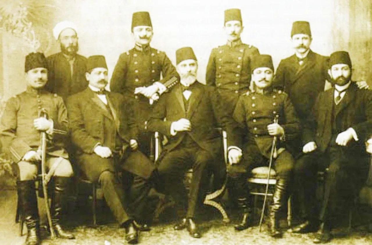 Jön Türk Ve İttihat Meselesi