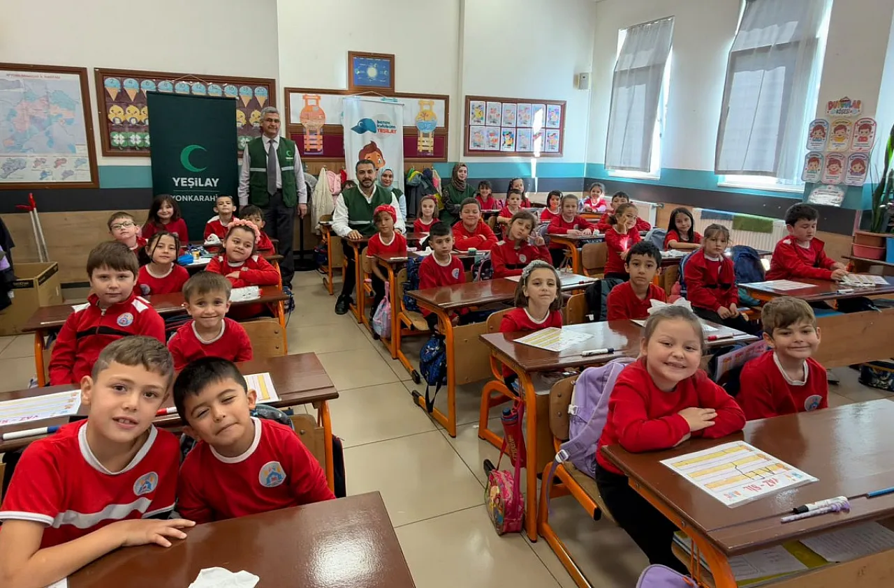 AFSÜ Genç Yeşilay'dan İlkokulda Çifte Farkındalık: Hem Eğitim Hem Fidan