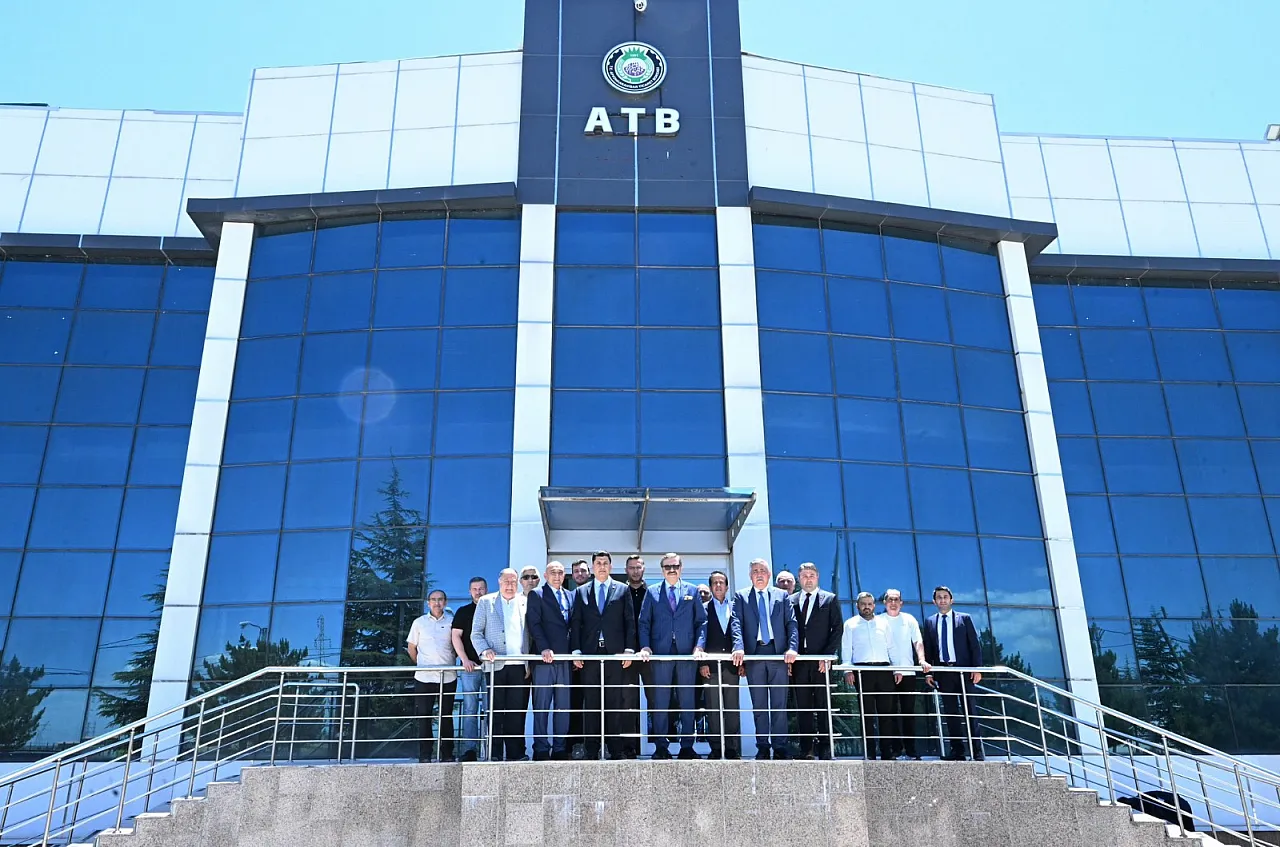 TOBB Başkanı Hisarcıklıoğlu, ATB Başkanı Mühsürler'i Tebrik Etti