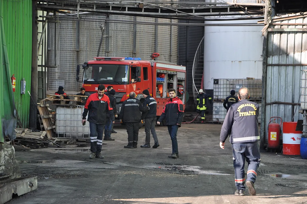 Çiftçiler Yağ Fabrikasında Yine Yangın Çıktı