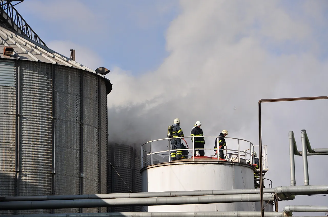 Çiftçiler Yağ Fabrikasında Yine Yangın Çıktı