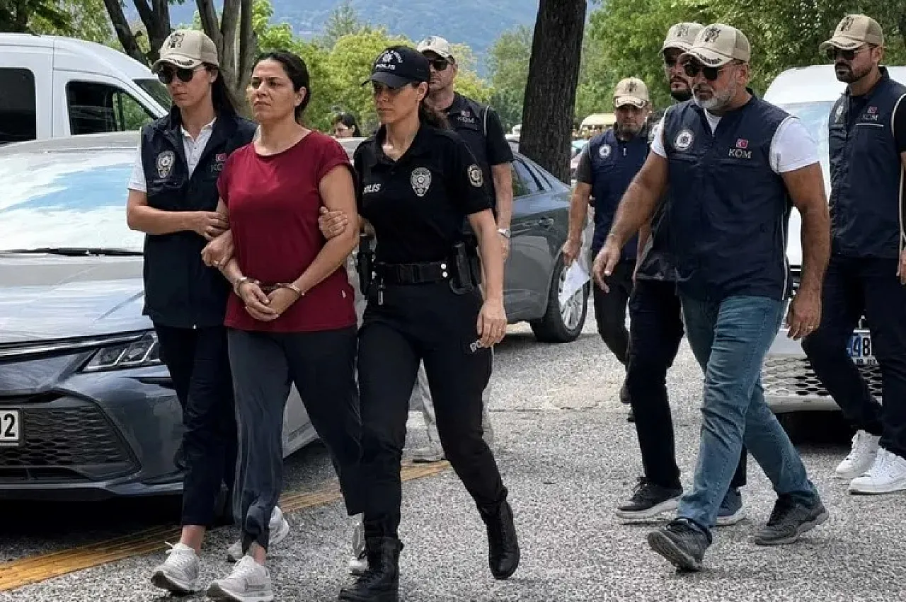 FETÖ Suikastçısı Firari Karatepe'nin Kaçış Serüveninde Kilit İsim Meğer Ablası İmiş …
