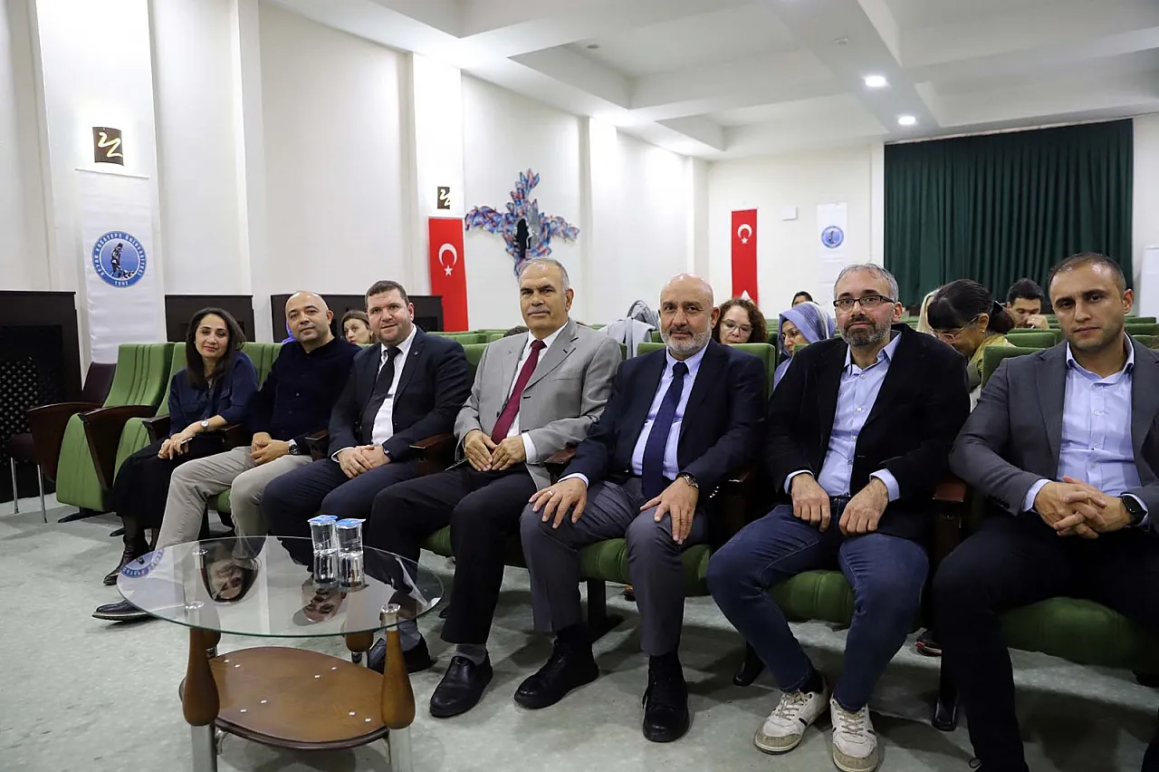 AKÜ'de Bilim Kafe Söyleşileri Başladı