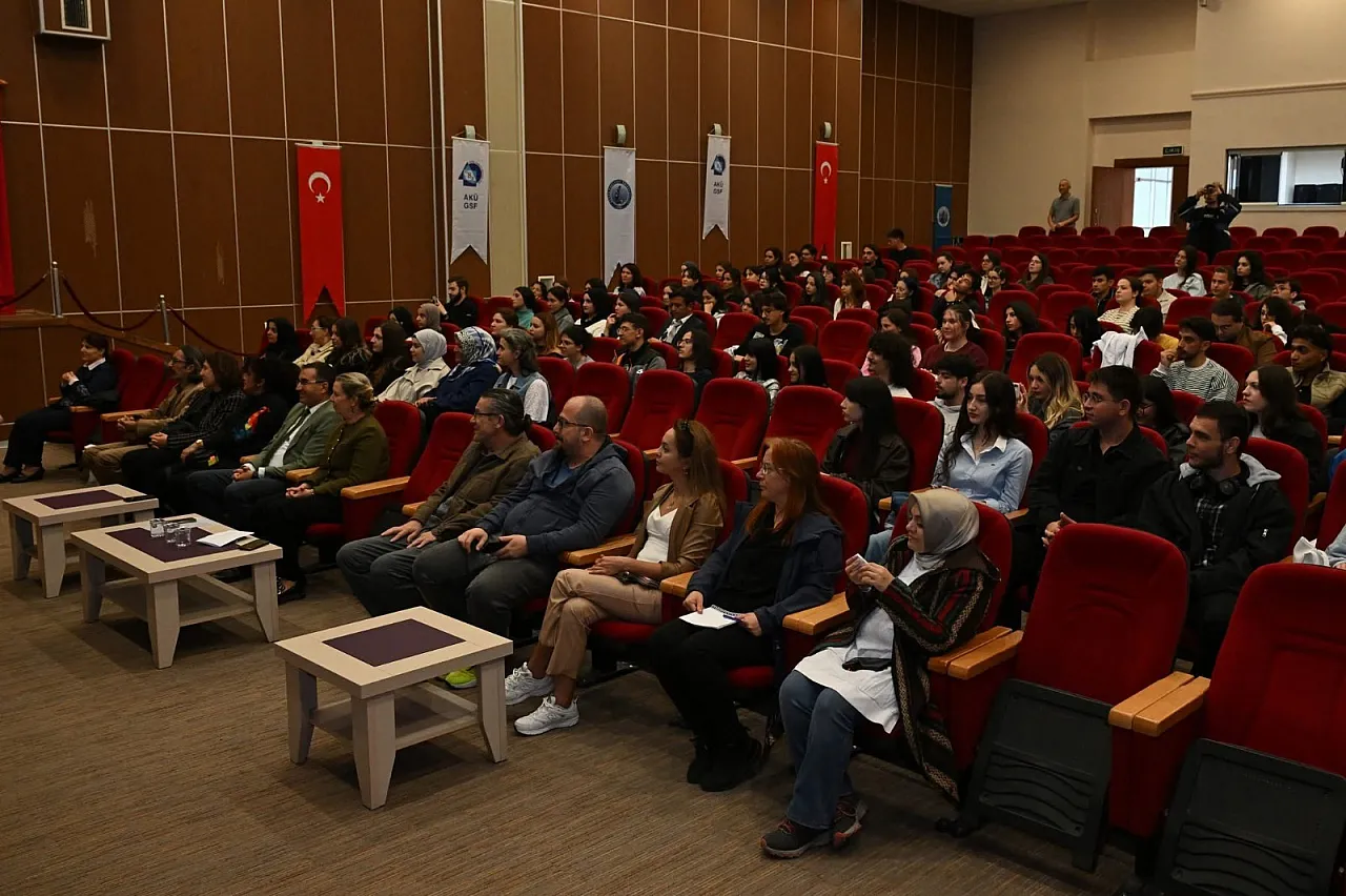 AKÜ'nün Yeni Öğrencileri Detaylı Bilgilendirildi