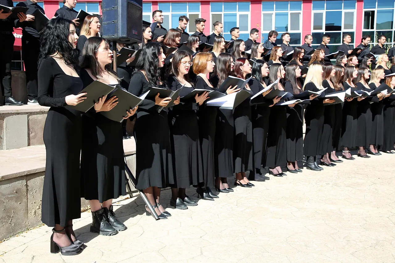 Cumhuriyet Coşkusu Üniversite'de Yaşandı