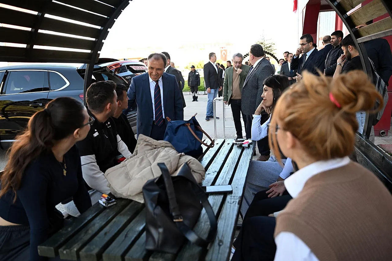 Kurumlar El Ele Verdi, Bilgisayar Laboratuarı Yenilendi