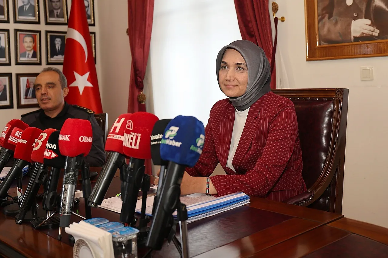 Afyon Genelindeki Trafik Levhaları Yenilendi