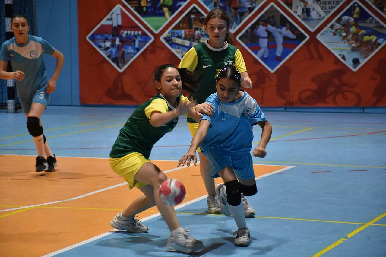 Afyon'un Küçük Yıldızları Büyük İş Başardı