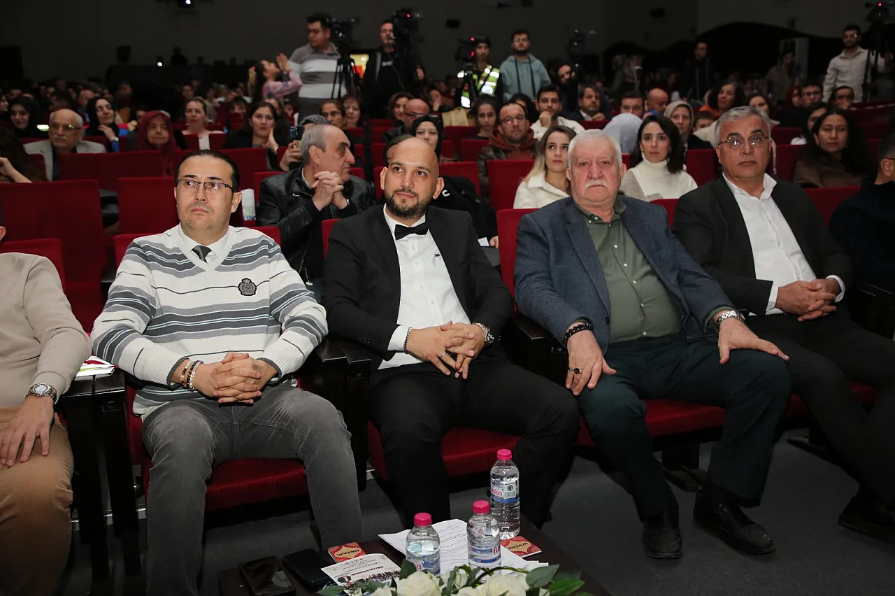 Bu Konser Bambaşka… Koro, Trafik Duyarlılığı İçin Sahnedeydi