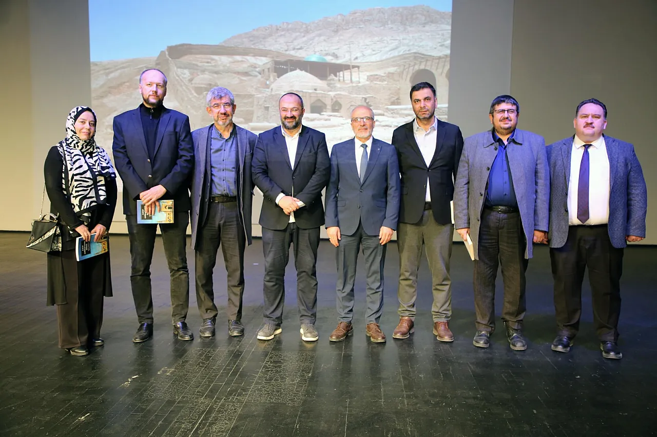 Doğu Türkistan Uzakta Değil, Gönül Coğrafyamızda