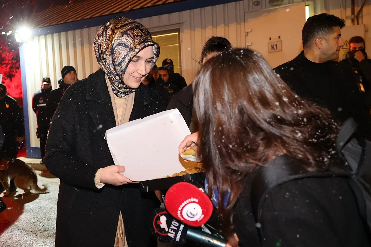 Hem Denetim, Hem İkram. Vali Yiğitbaşı Sahaya İndi, Kesin Talimat Verdi: En Üst Seviyede Tutun