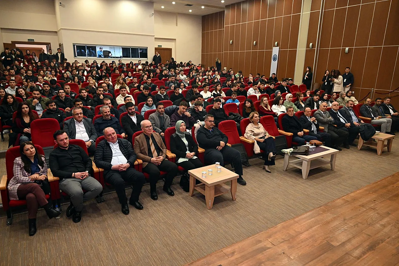 Lojistik Zirvesi, Yolların Kesiştiği Afyon'a Yakıştı