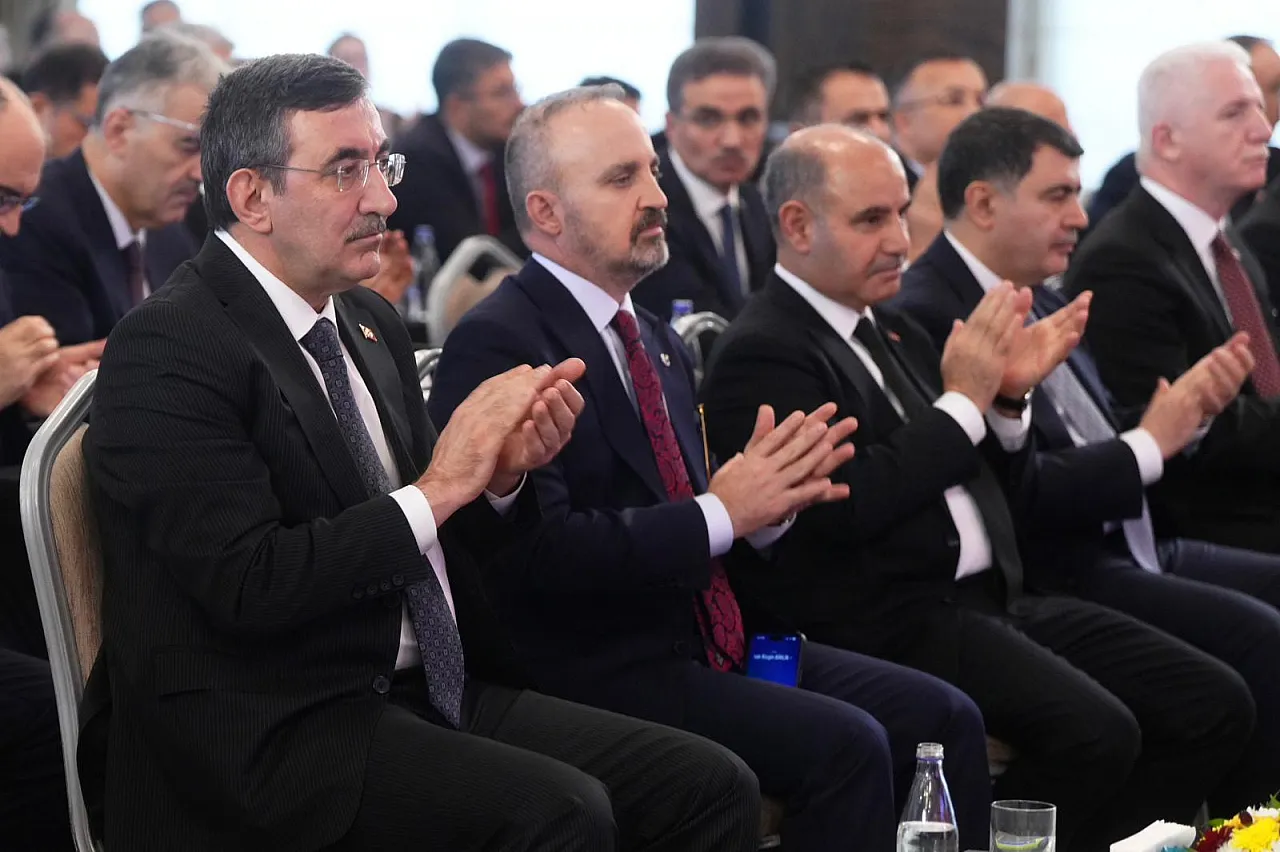 Gölbaşı'nda Dev Zirve: Vali Yiğitbaşı da Katıldı