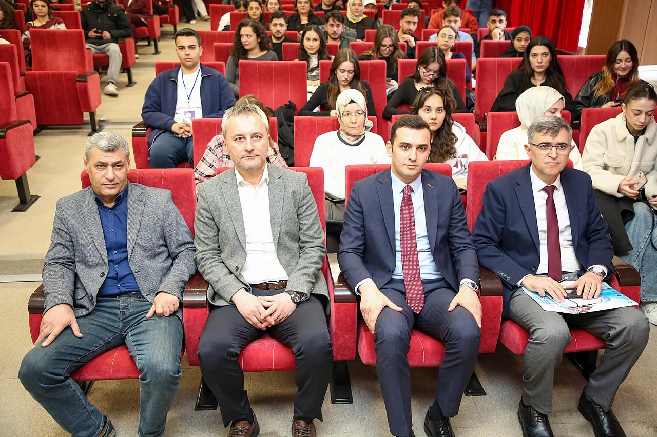 Sultandağı Kaymakamı Demirci'den, Gençlere Altın Tavsiyeler