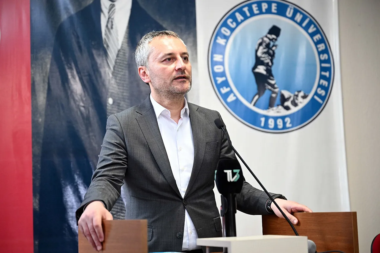 Mezunlar, Öğrencilerle Buluştu… Kariyer İçin Fırsatlar Tartışıldı