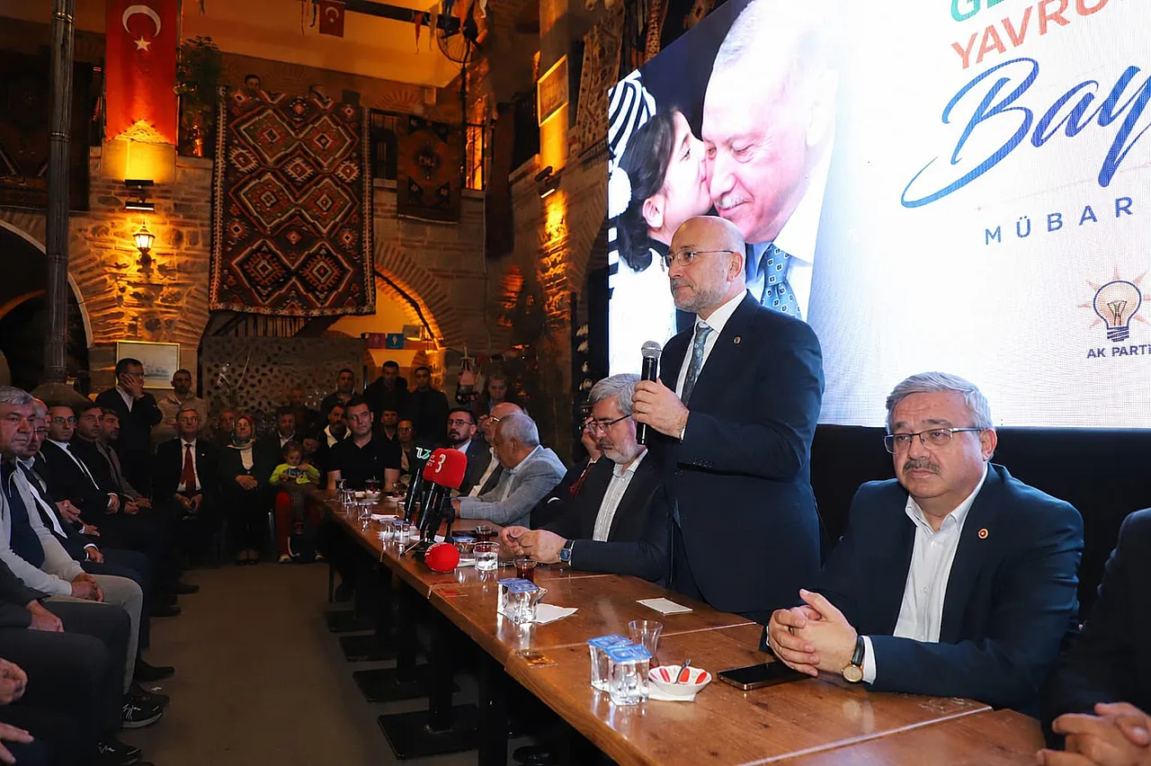 Eskisi, Yenisi Tüm AK Partililer Bayramlaşmada Buluştu