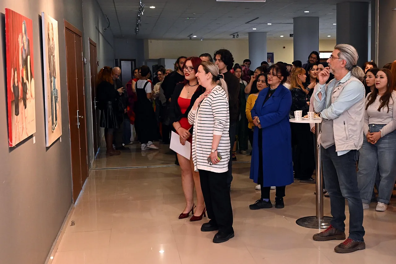 AKÜ'de Yeni Nesil Sergi Deneyimi, QR Kodlar Anlatıyor!