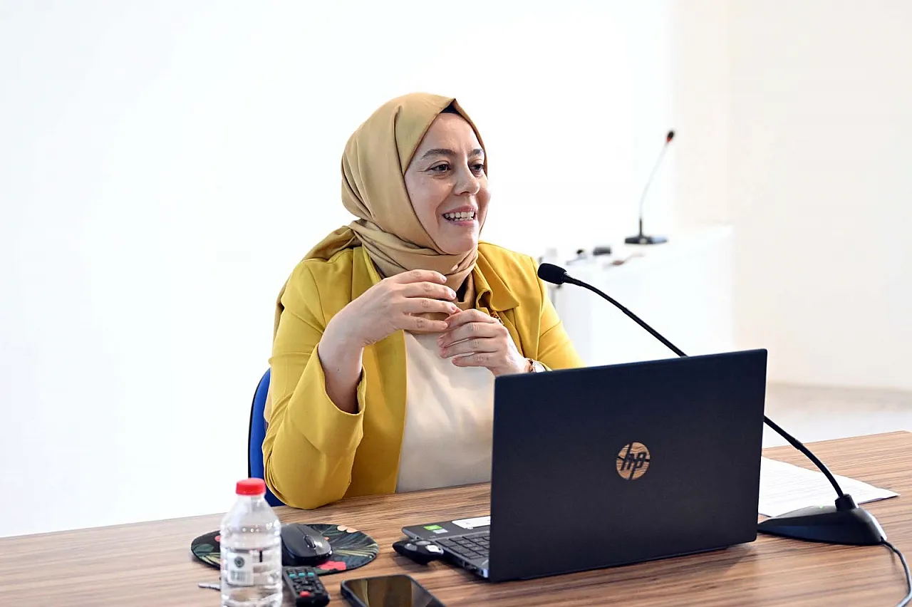 Akü İlahiyat Fakültesinde Dijitalleşen Dünyada Vicdan Konuşuldu