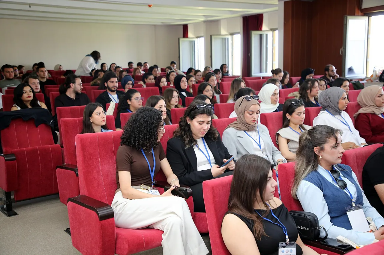 'Dünya Literatüründe Karşılık Bulan Çalışmalar Üretiyoruz'